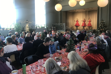 Chelsea Court hosts community lunch 