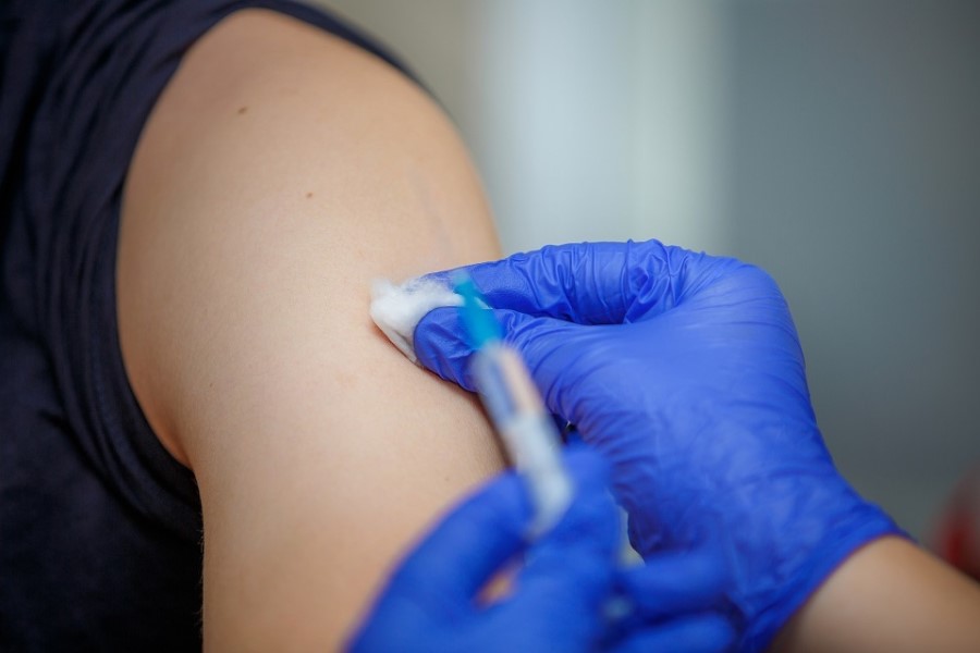 400,000-plus England social care staff ‘still not given Covid vaccine’